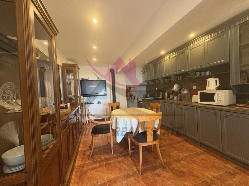 Дава под нем  Къща, град Варна, м-т Ракитника • 1 200 EUR • ID 26594668 — holmes.bg - [1] 