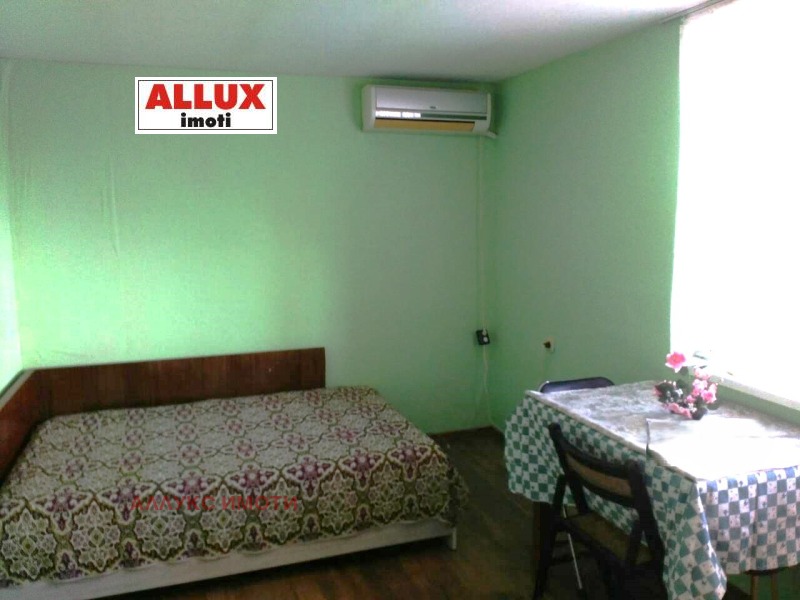 Te huur  Studio Ruse , Midija Enos , 25 m² | 25008255