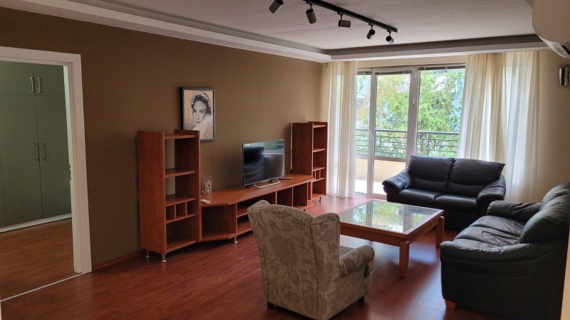 De inchiriat  3 dormitoare Plovdiv , Țentâr , 150 mp | 82964573 - imagine [2]