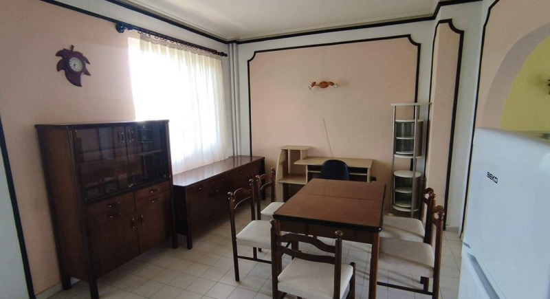 Дава под нем  3-стаен, град Пловдив, Въстанически •  395 EUR • ID 41640898 — holmes.bg - [1] 