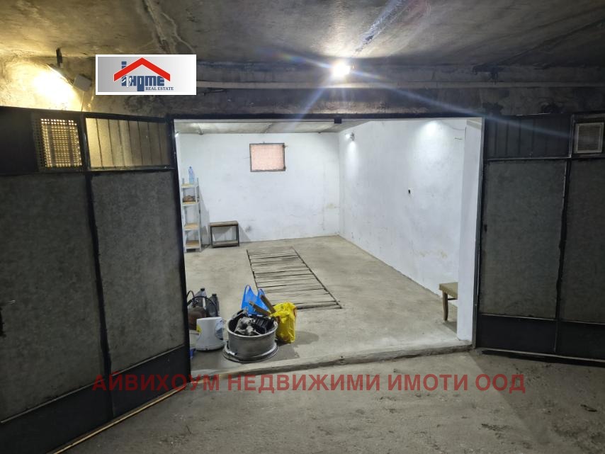 Дава под наем ГАРАЖ, ПАРКОМЯСТО, гр. Плевен, Идеален център