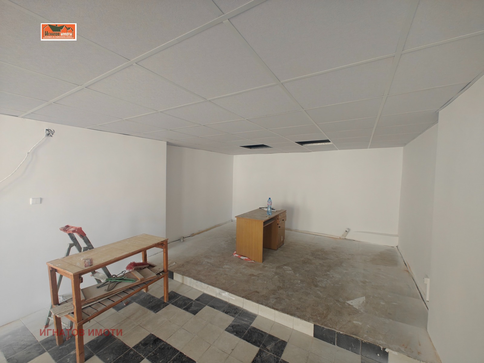 Дава под наем МАГАЗИН, гр. Пазарджик, Идеален център, снимка 2 - Магазини - 54213363