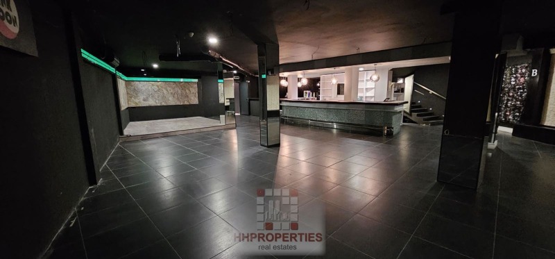 För uthyrning  Bar Plovdiv , Karsjijaka , 300 kvm | 53521937 - bild [4]