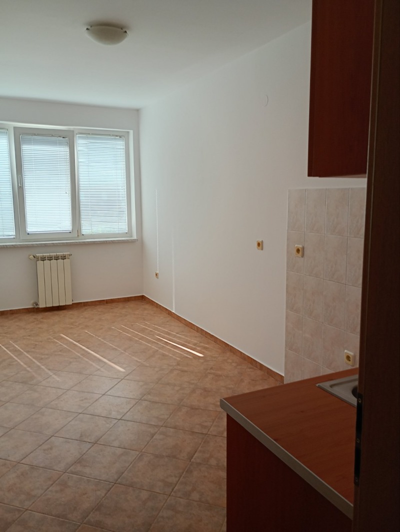 Дава под наем 3-СТАЕН, гр. София, Център, снимка 3 - Апартаменти - 51442309