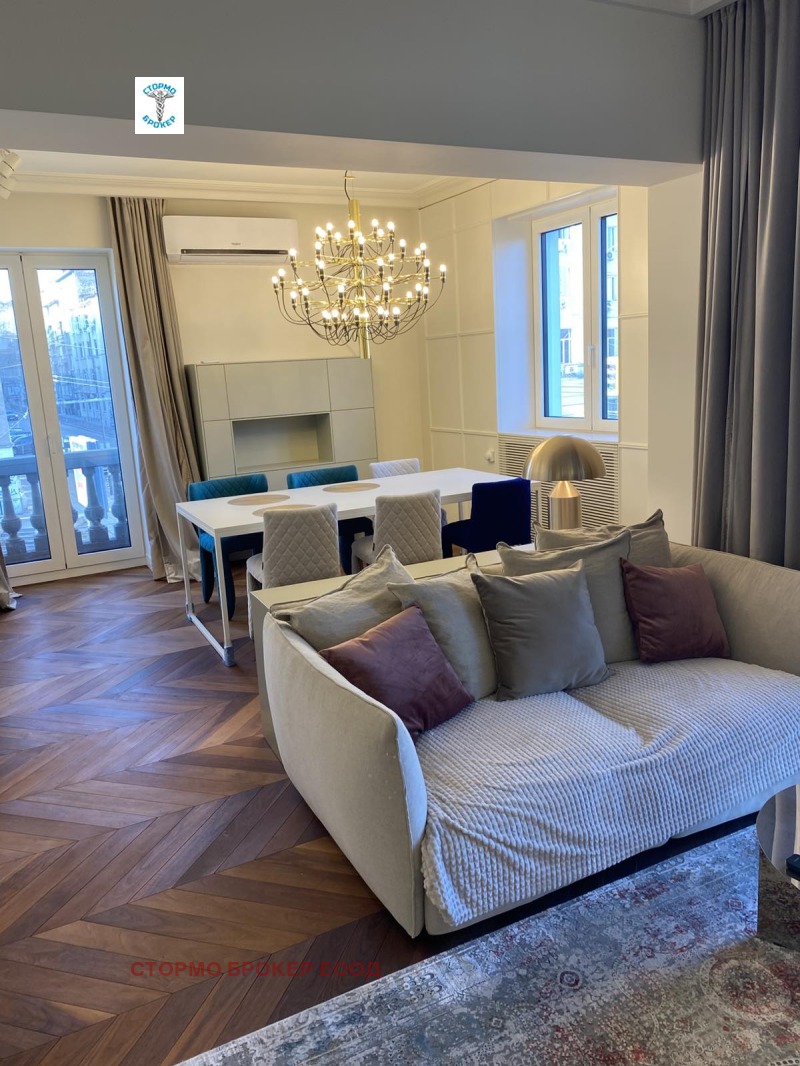 Дава под Наем 2-СТАЕН в град София, Център - 75 кв.м / 1 300 € » 2 542.58 лв., СТОРМО БРОКЕР ЕООД