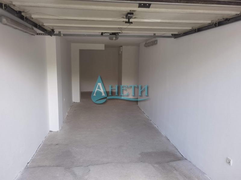 Kiadó  Garázs Sofia , Banisora , 30 négyzetméter | 34227421 - kép [3]