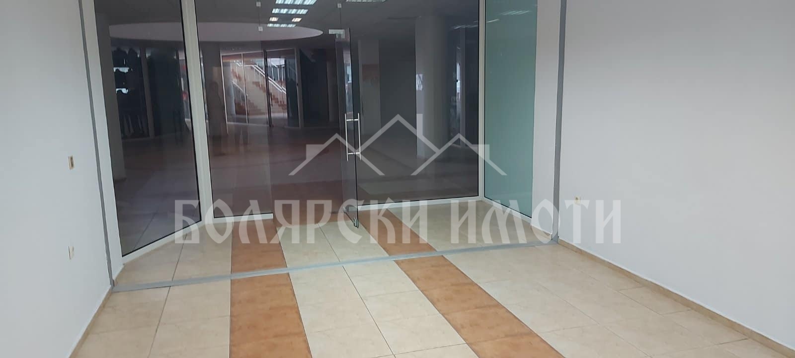 Дава под наем ОФИС, гр. Велико Търново, Център, снимка 2 - Офиси - 54558096