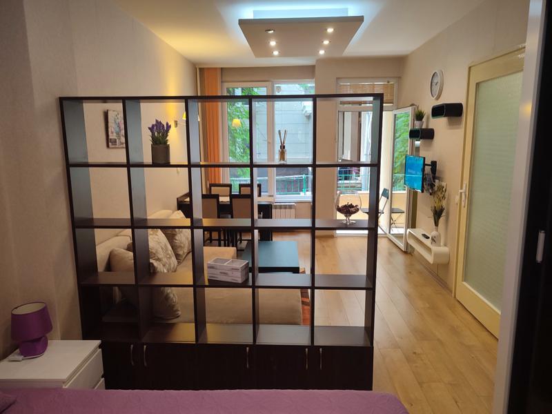 Дава под нем  1-стаен, град София, Център •  600 € • ID 71923623 — holmes.bg - [1] 