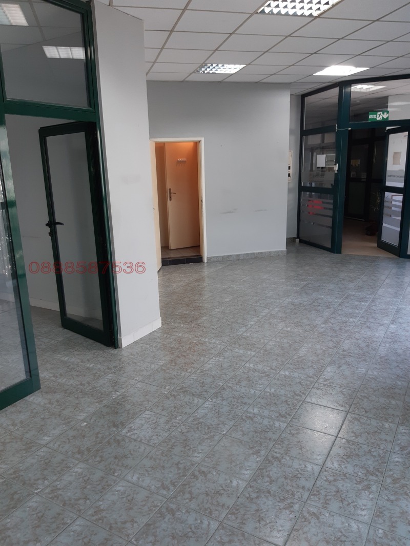 Дава под наем ОФИС, гр. Шумен, Център, снимка 11 - Офиси - 52999353