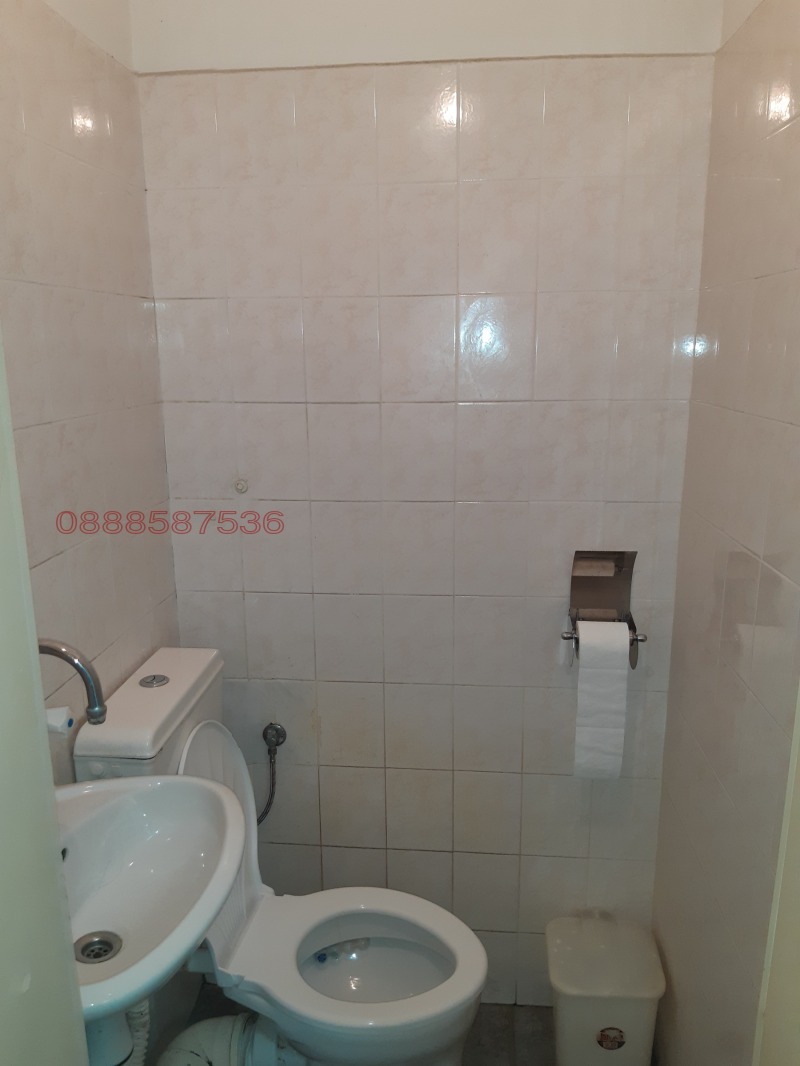 Дава под наем ОФИС, гр. Шумен, Център, снимка 13 - Офиси - 52999353