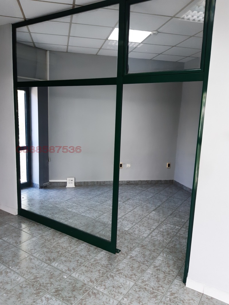 Дава под наем ОФИС, гр. Шумен, Център, снимка 10 - Офиси - 52999353