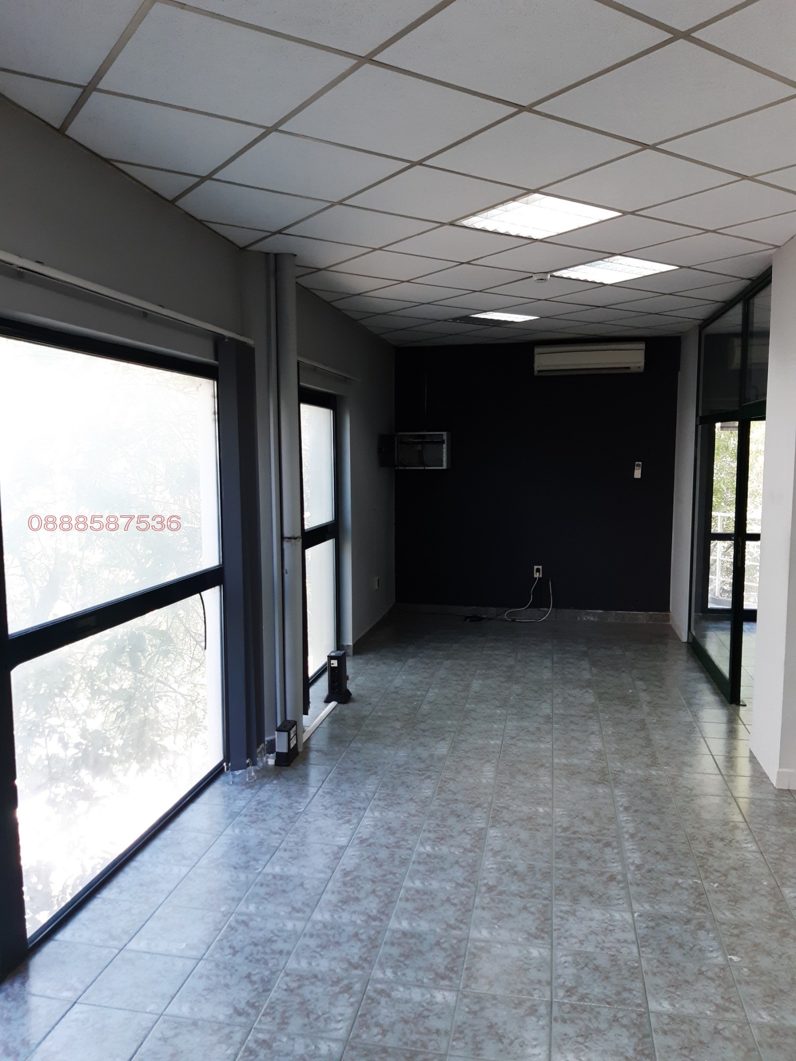 Дава под наем ОФИС, гр. Шумен, Център, снимка 2 - Офиси - 53628541