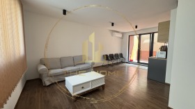 För uthyrning Studio