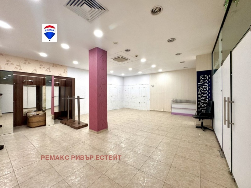 Kiadó  Üzlet Ruse , Centar , 60 négyzetméter | 88272308
