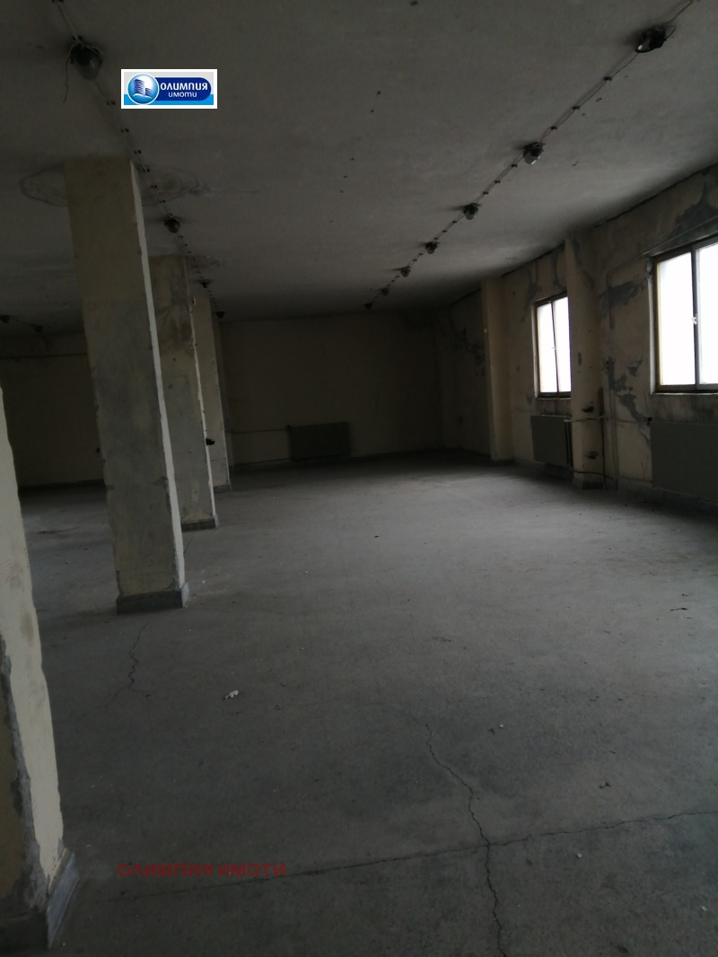 Te huur  Industrie gebouw Ruse , Targovija na edro , 1800 m² | 22097110 - afbeelding [4]