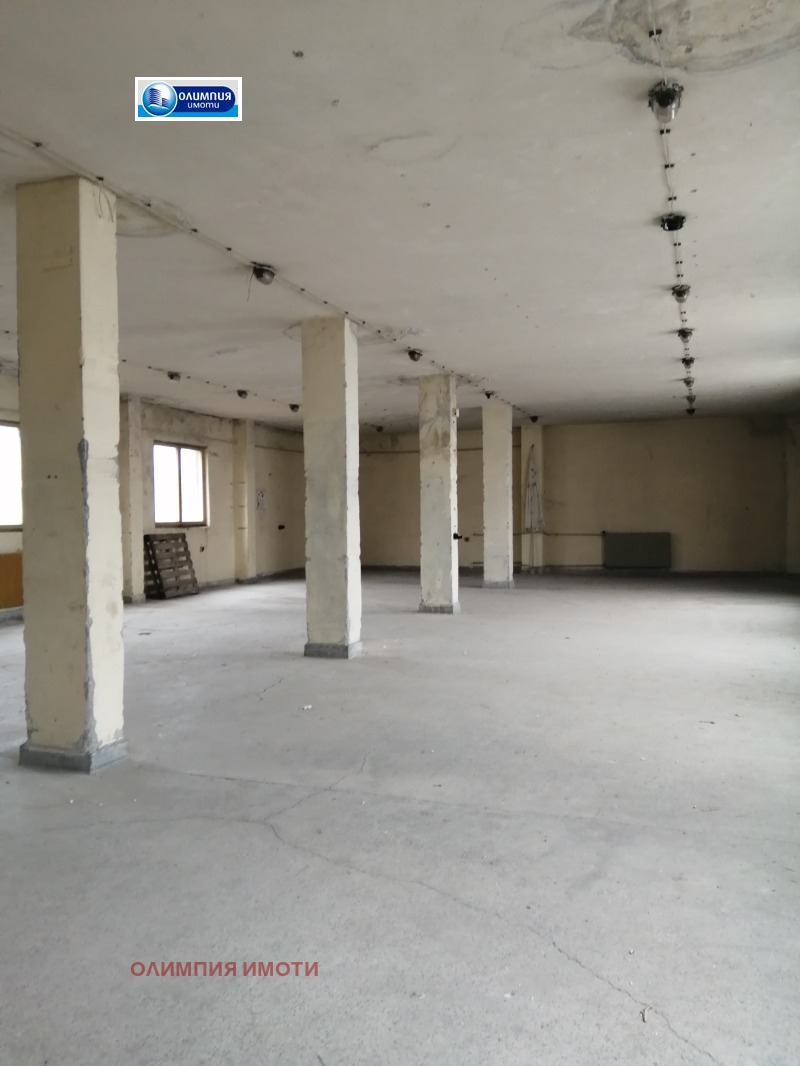 Te huur  Industrie gebouw Ruse , Targovija na edro , 1800 m² | 22097110 - afbeelding [3]