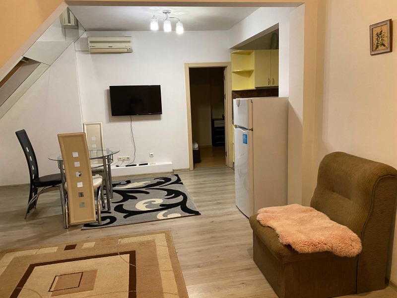 Дава под нем  2-стаен, град Варна, Левски 1 •  375 EUR • ID 58274100 — holmes.bg - [1] 