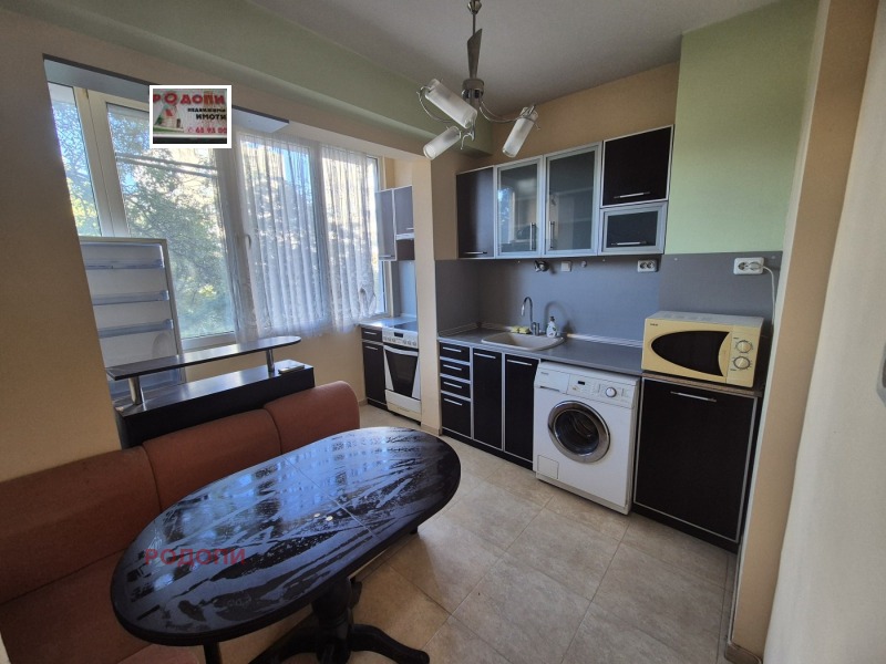 For Rent  1 bedroom Plovdiv , Vastanicheski , 58 sq.m | 19040196