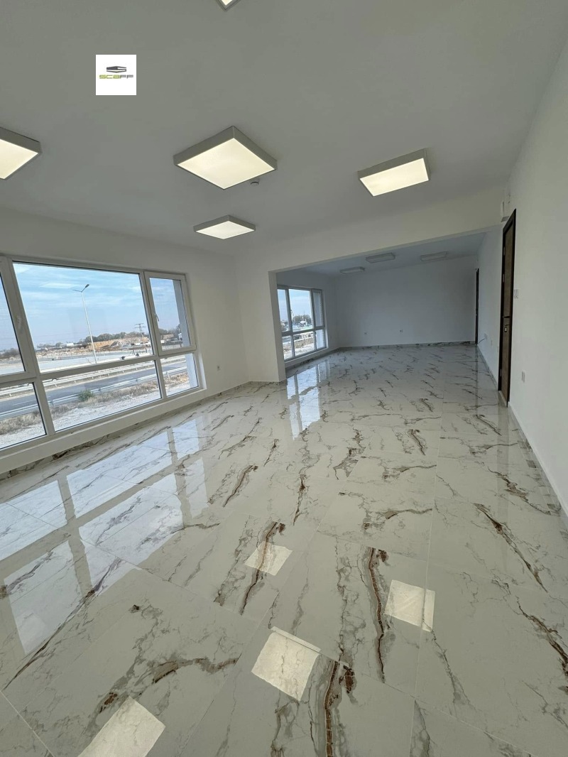 Дава под Наем ОФИС в град Пловдив, Асеновградско шосе - 56 кв.м / 500 € » 977.92 лв., СКАФФ