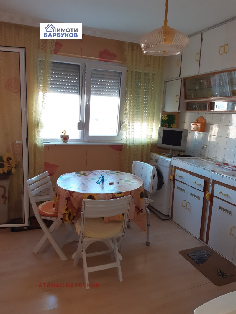 Zu vermieten  1 Schlafzimmer Ruse , Rodina 2 , 64 qm | 93609753 - Bild [4]
