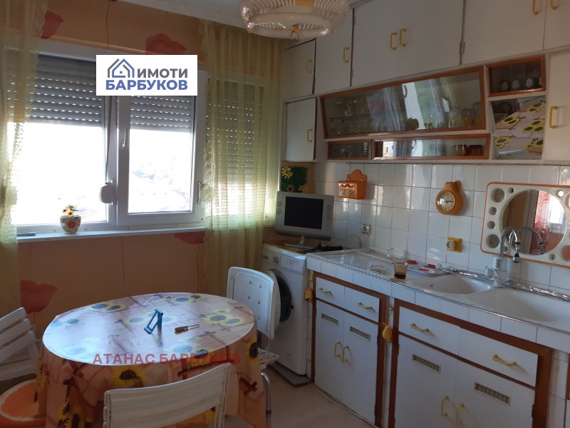 Zu vermieten  1 Schlafzimmer Ruse , Rodina 2 , 64 qm | 93609753