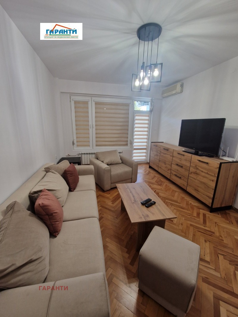 Kiadó  1 hálószoba Plovdiv , Gagarin , 68 négyzetméter | 80930166