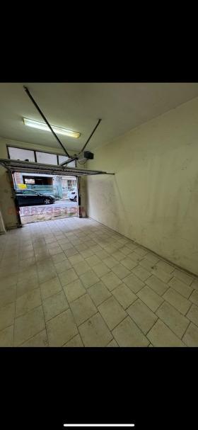 För uthyrning Garage