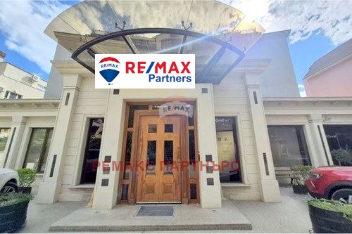 Издаје се  Мезонета Варна , Бриз , 180 м2 | 93839246