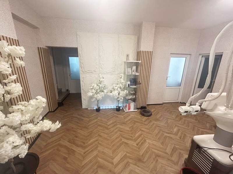 Дава под наем МАГАЗИН, гр. Пловдив, Център, снимка 4 - Магазини - 53595040