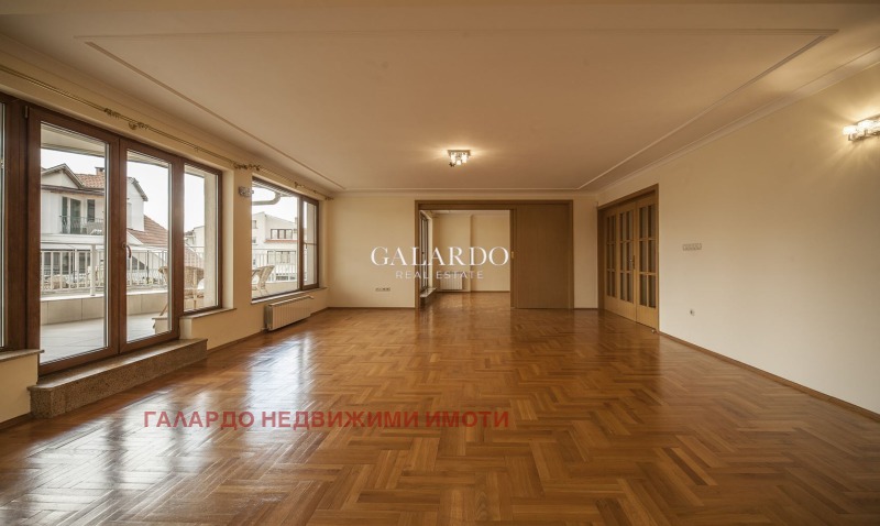 K pronájmu  3 ložnice Sofia , Iztok , 250 m2 | 94742403 - obraz [2]