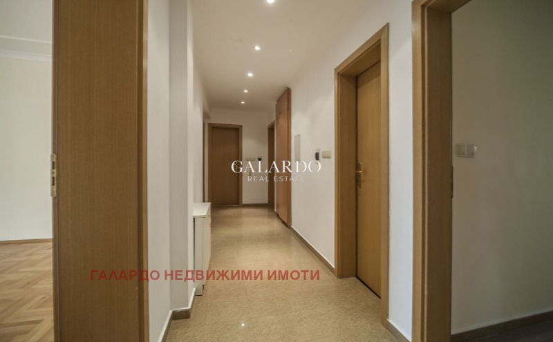 K pronájmu  3 ložnice Sofia , Iztok , 250 m2 | 94742403 - obraz [11]