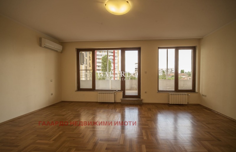 K pronájmu  3 ložnice Sofia , Iztok , 250 m2 | 94742403 - obraz [7]