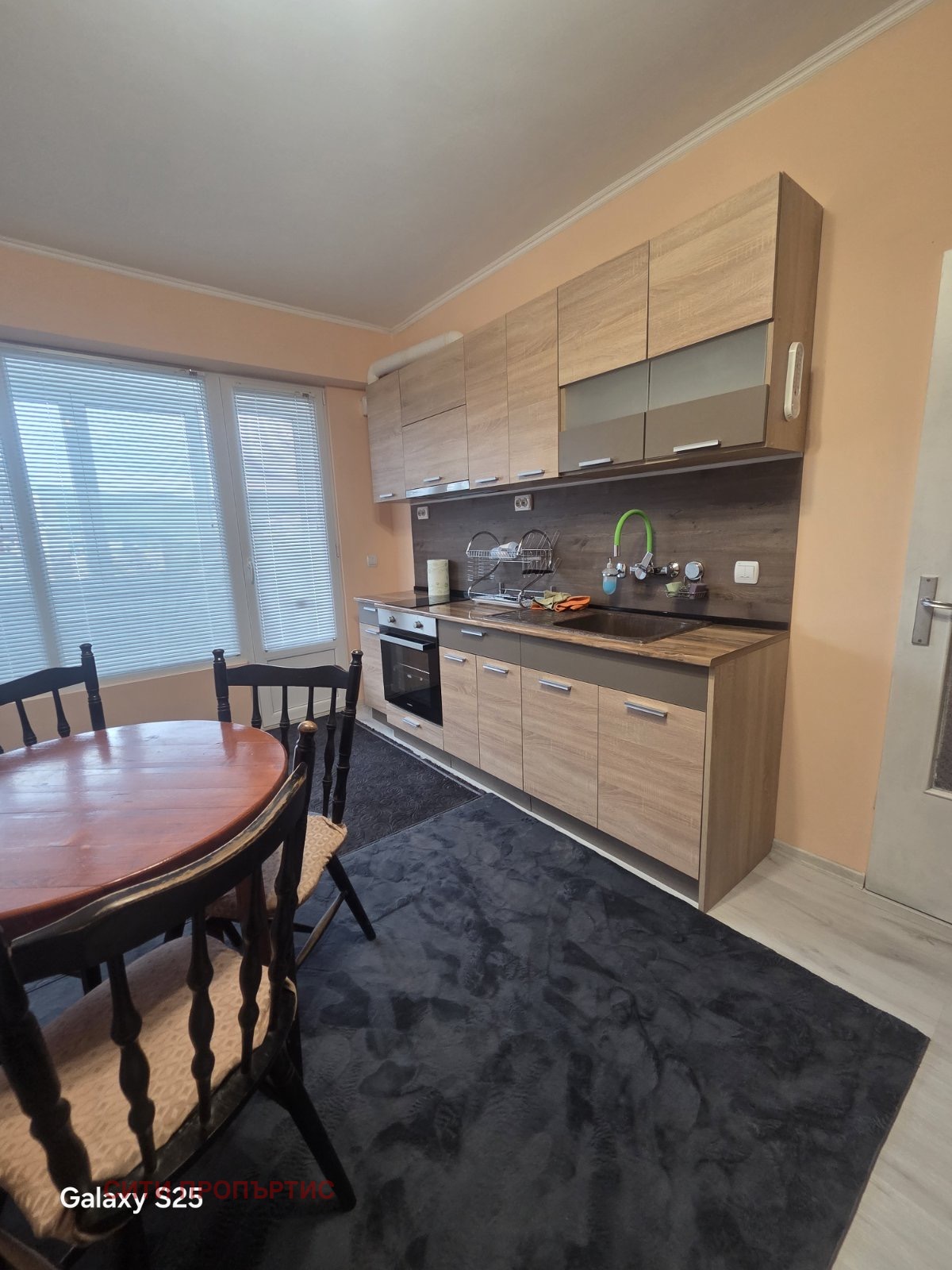 Дава под наем 3-СТАЕН, гр. Благоевград, Струмско