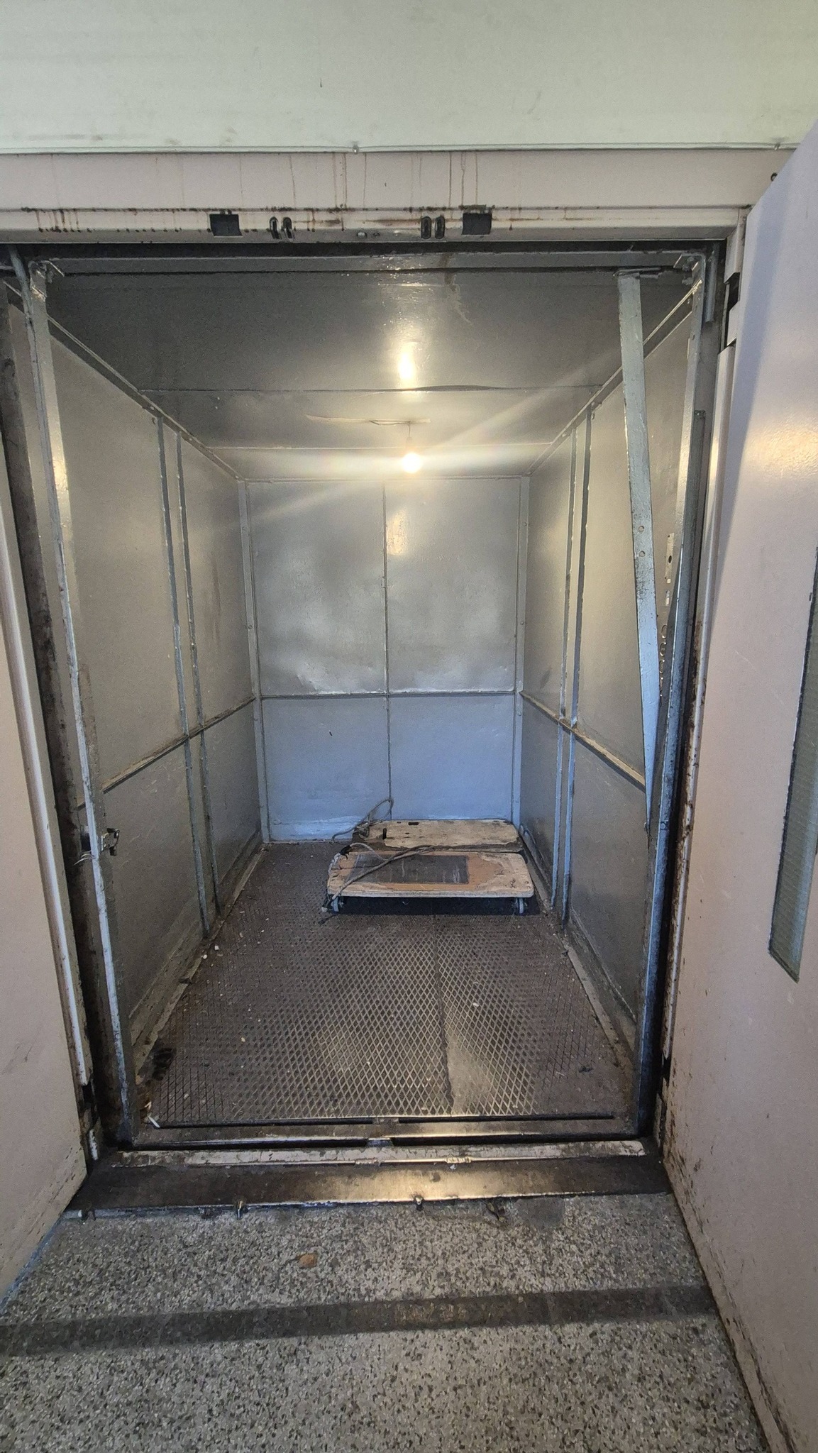 Дава под наем ПРОМ. ПОМЕЩЕНИЕ, гр. Асеновград, област Пловдив, снимка 9 - Производствени сгради - 54210027