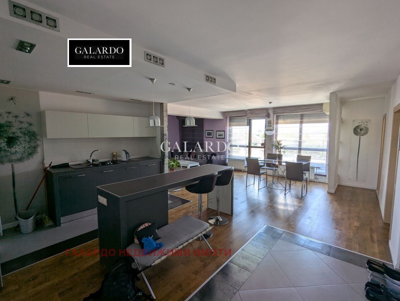 Дава под нем  4-стаен, град София, Център • 1 600 EUR • ID 59613791 — holmes.bg - [1] 