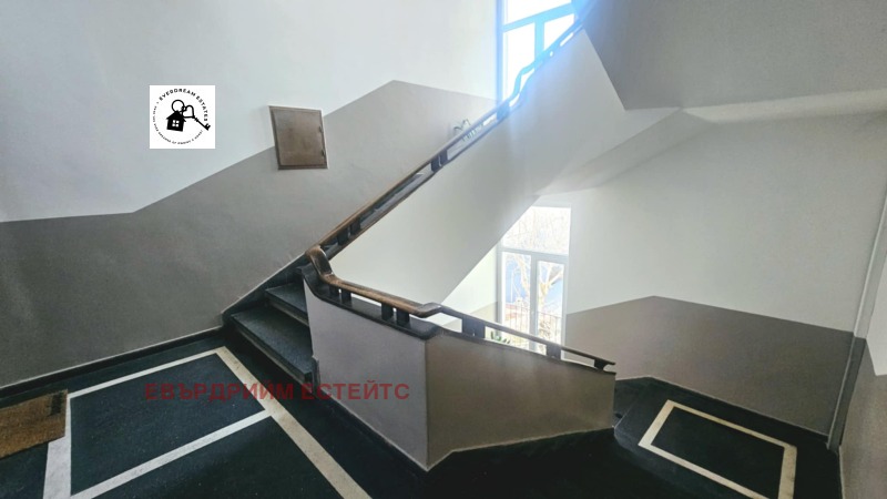 Дава под наем ОФИС, гр. София, Докторски паметник, снимка 11 - Офиси - 52822596