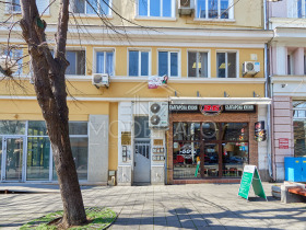 Офиси под наем в град Бургас, Център - изображение 5 