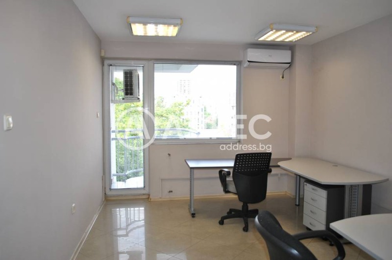 Издаје се  Канцеларија Софија , Центар , 50 м2 | 64595613 - слика [4]