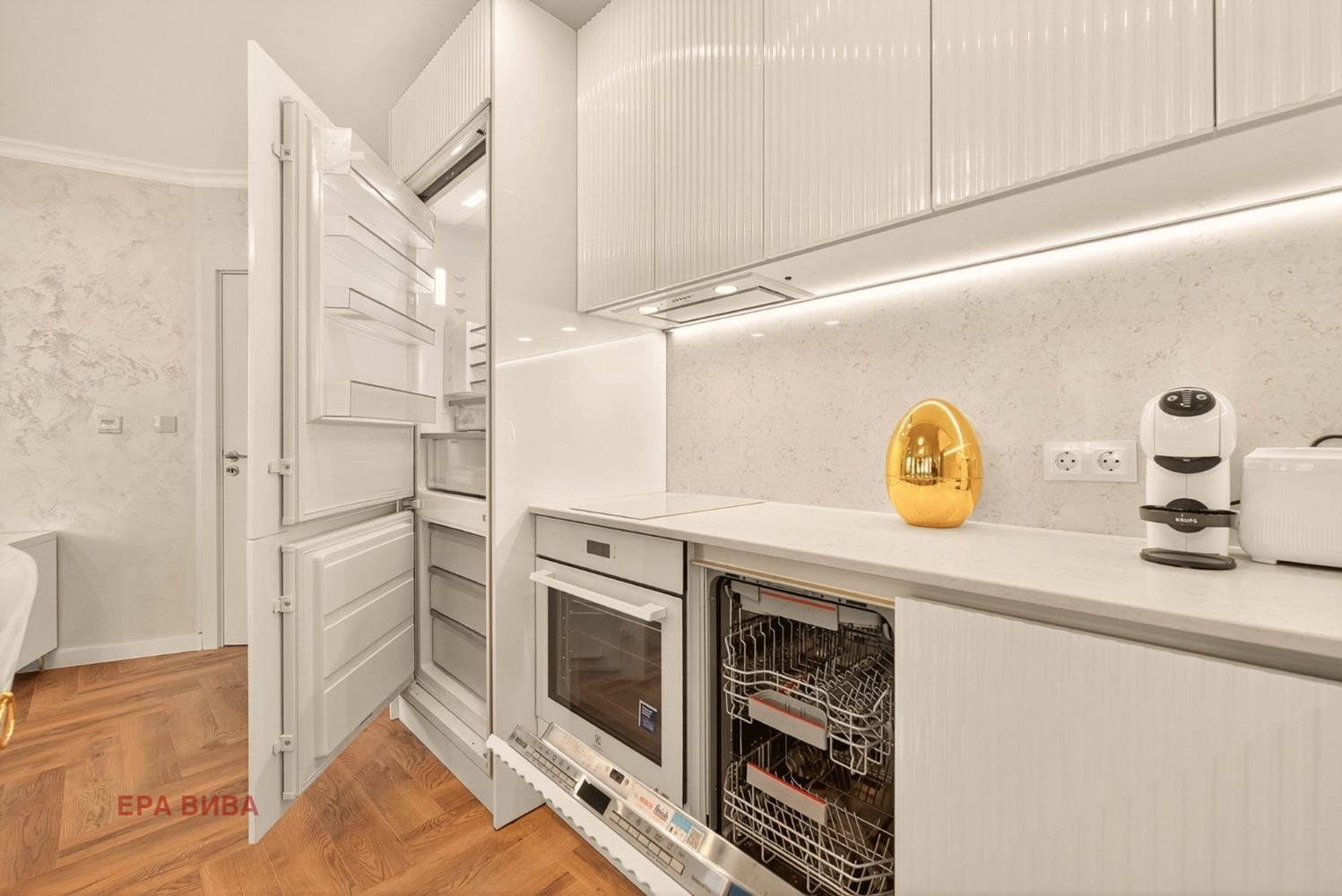 Дава под наем 3-СТАЕН, гр. Варна, Център, снимка 3 - Апартаменти - 53722862