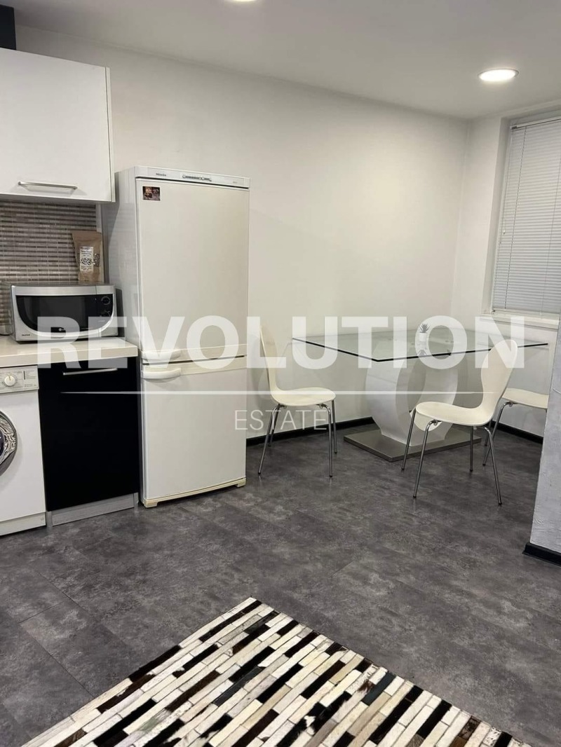 Дава под наем 2-СТАЕН, гр. Варна, Център, снимка 2 - Апартаменти - 51891159