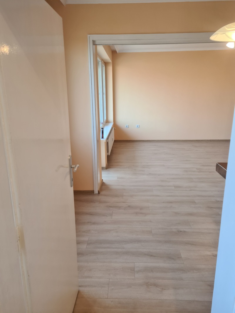 Zu vermieten  3 Schlafzimmer Sofia , Medizinska akademija , 107 qm | 82374690 - Bild [5]