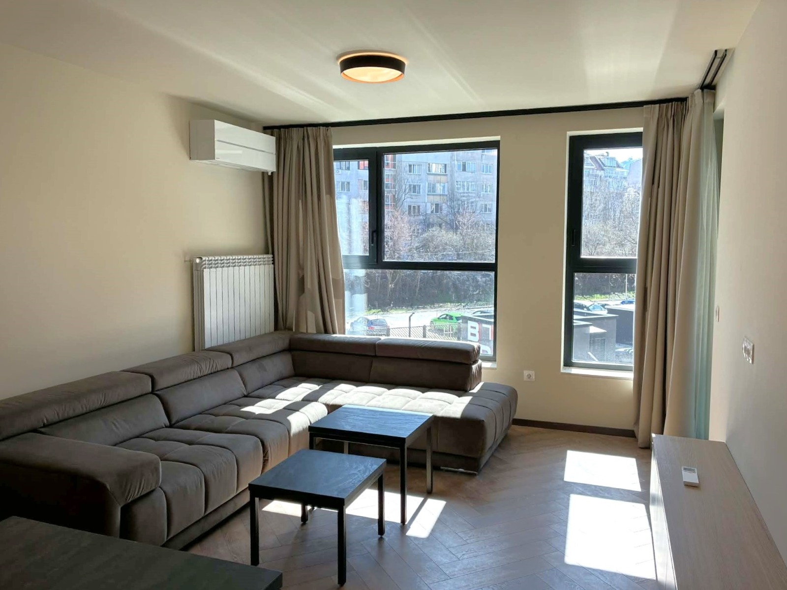 Дава под наем 3-СТАЕН, гр. София, Център, снимка 2 - Апартаменти - 53790547