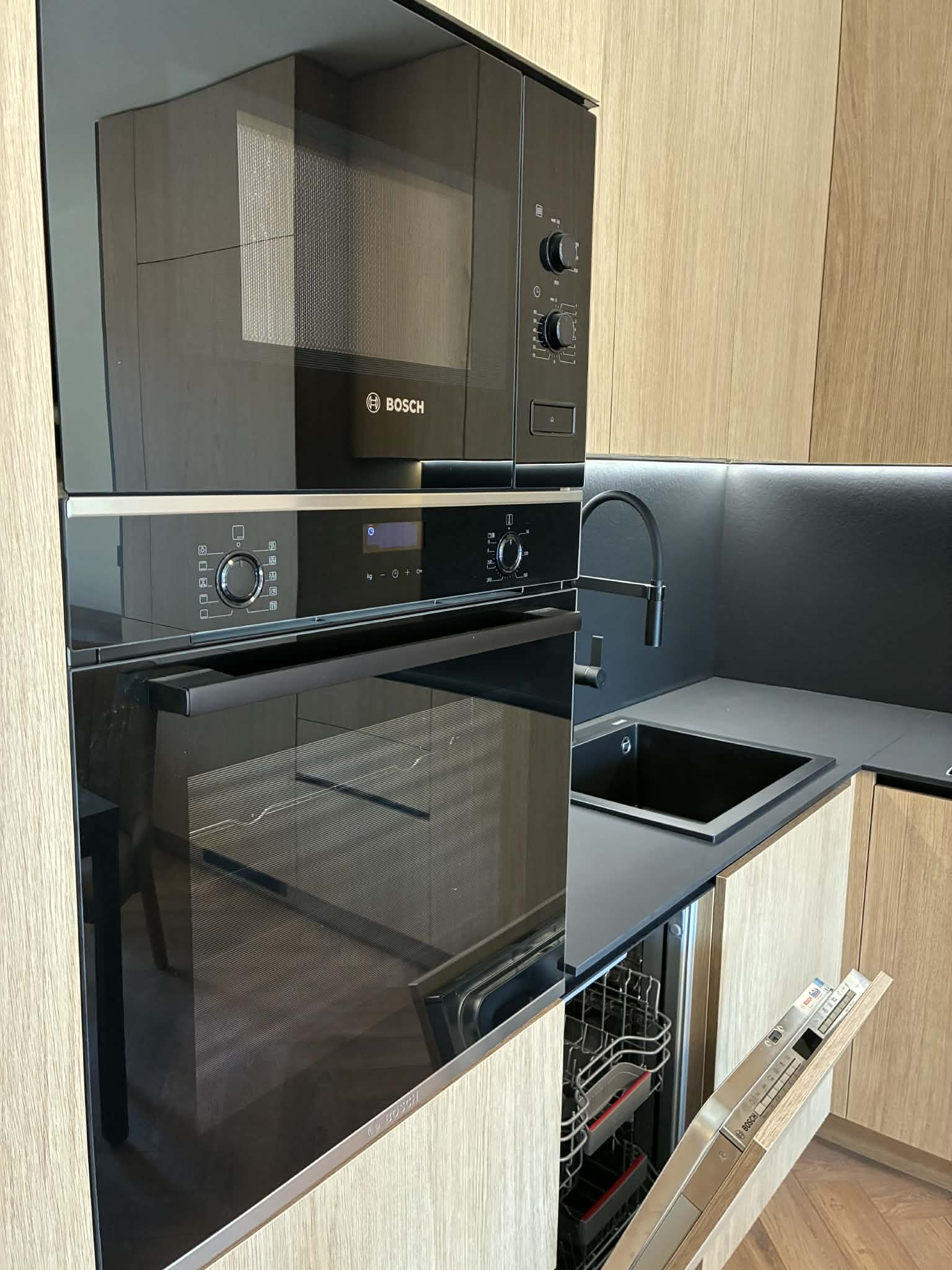 Дава под наем 3-СТАЕН, гр. София, Център, снимка 4 - Апартаменти - 53790547