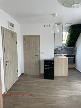 Studio Kolchozen pazar, Varna 5