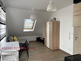 Studio Kolchozen pazar, Varna 2