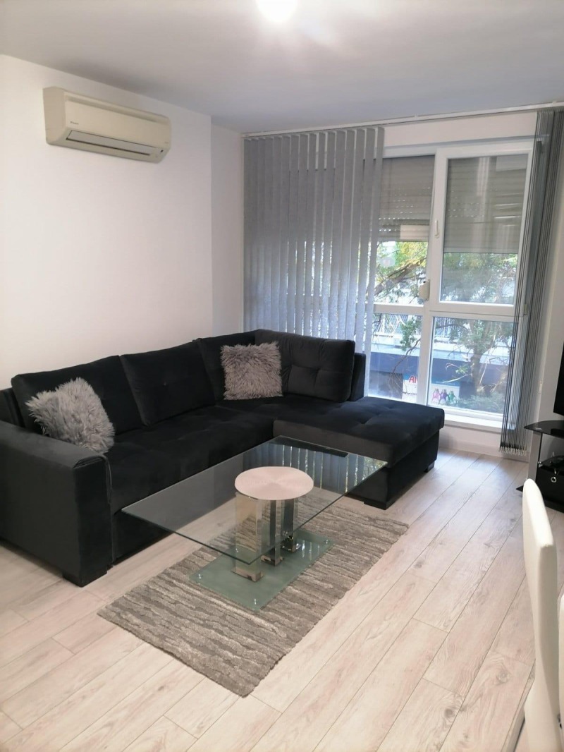 Para alugar  1 quarto Plovdiv , Karchiiaka , 70 m² | 92743745