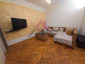 2 quartos Centar, Varna