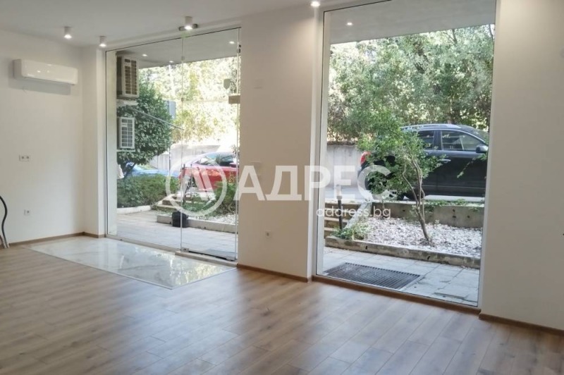 De inchiriat  Magazin Sofia , Studentsci grad , 51 mp | 14009940
