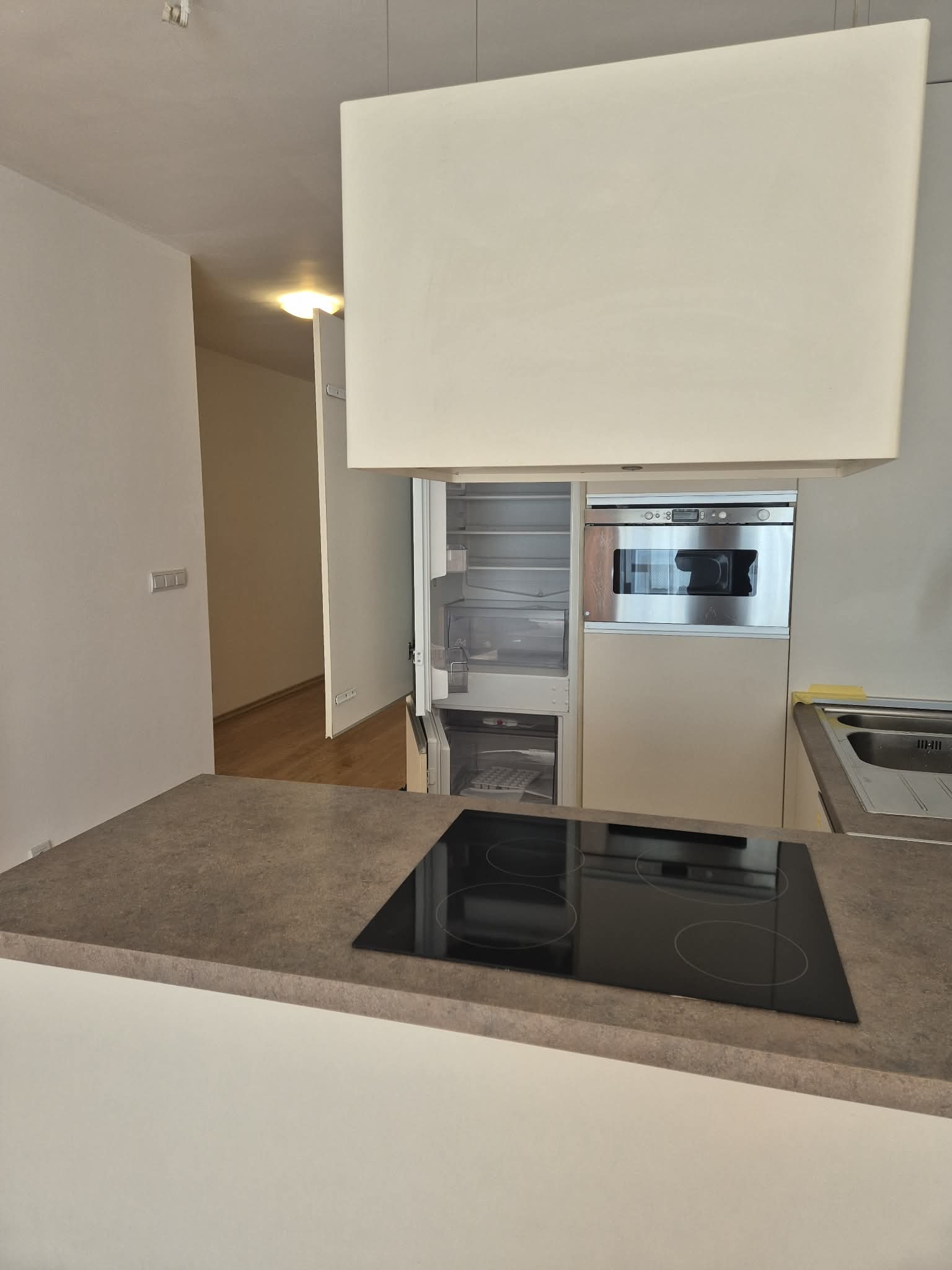 Дава под наем 3-СТАЕН, гр. София, Лозенец, снимка 2 - Апартаменти - 53730820