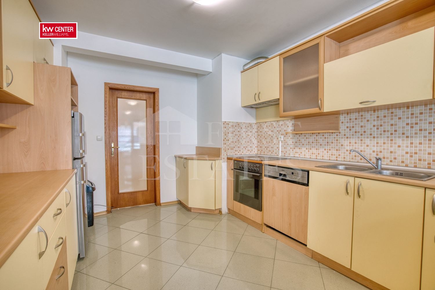 Дава под наем 4-СТАЕН, гр. София, Лозенец, снимка 5 - Апартаменти - 54108544